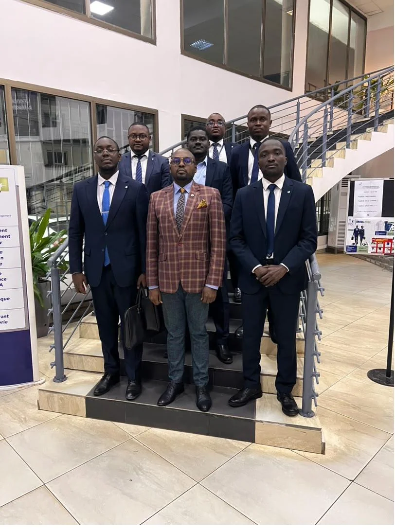 A cohort of serving decision-makers